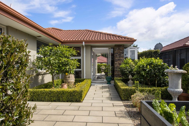 14 Ballantyne Way, Katikati - Carousel 1