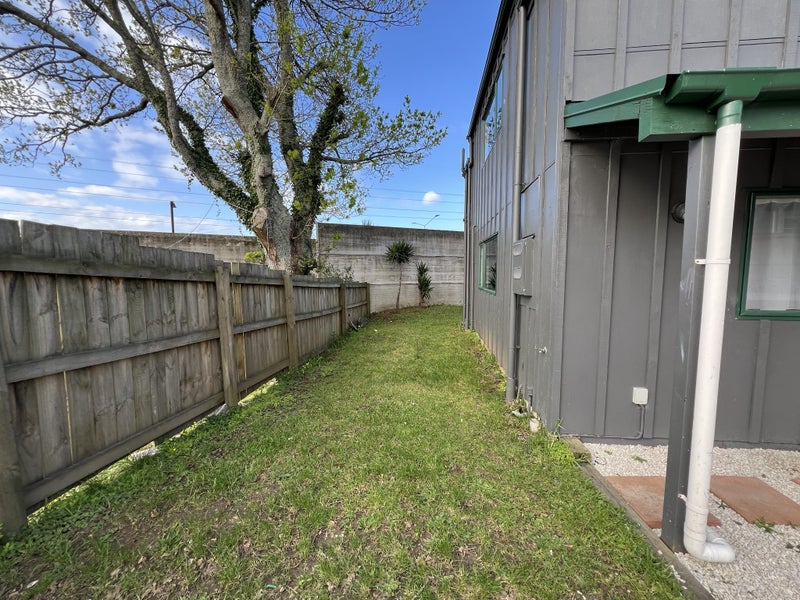 31A Paton Avenue, Te Atatu South, Auckland - Carousel 2