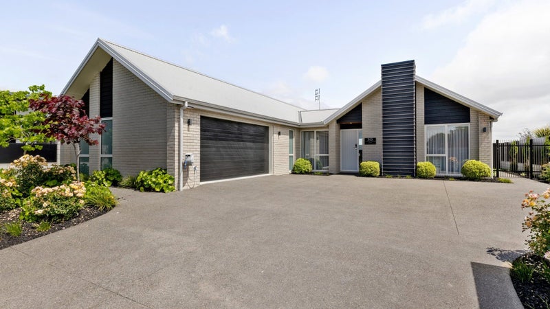 303 Horsham Downs Road, Rototuna North, Hamilton - Carousel 1