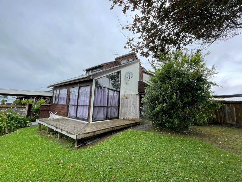 10 John Shaw Drive, St Johns, Auckland - Carousel 1