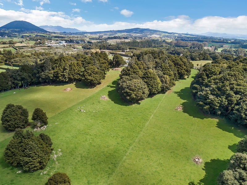 1027 State Highway 14, MAUNGATAPERE - Carousel 2