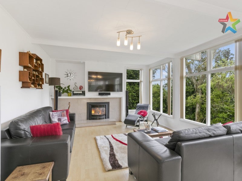 41 Belmont Terrace, Belmont, Lower Hutt - Carousel 2