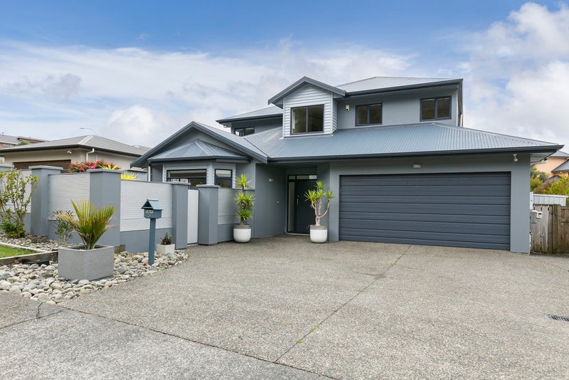 5 Chippenham Grove, Churton Park, Wellington - Carousel 1