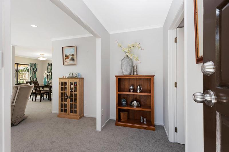 2/60 Orangewood Drive, Northpark, Auckland - Carousel 2