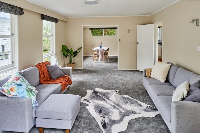 15 Goddard Grove, Churton Park, Wellington - Carousel 2
