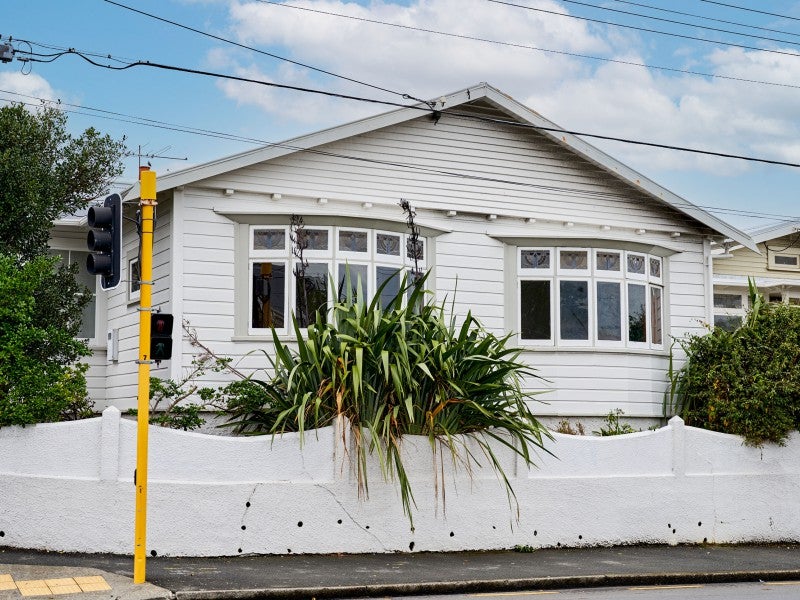 41 Te Wharepouri Street, Berhampore, Wellington - Carousel 19