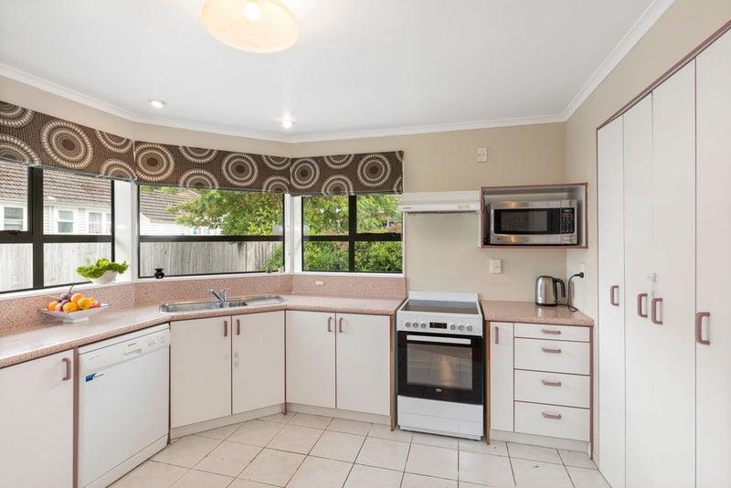 2/291 Naenae Road, Naenae, Lower Hutt - Carousel 2
