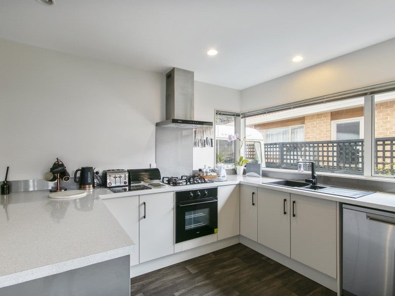 12 Kawatiri Grove, Wainuiomata, Lower Hutt - Carousel 2