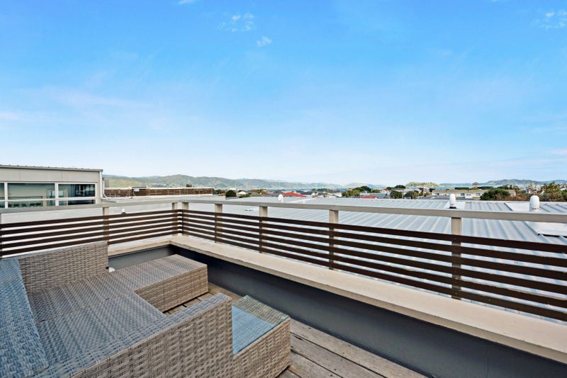 4/220 Jackson Street, Petone, Lower Hutt - Carousel 1