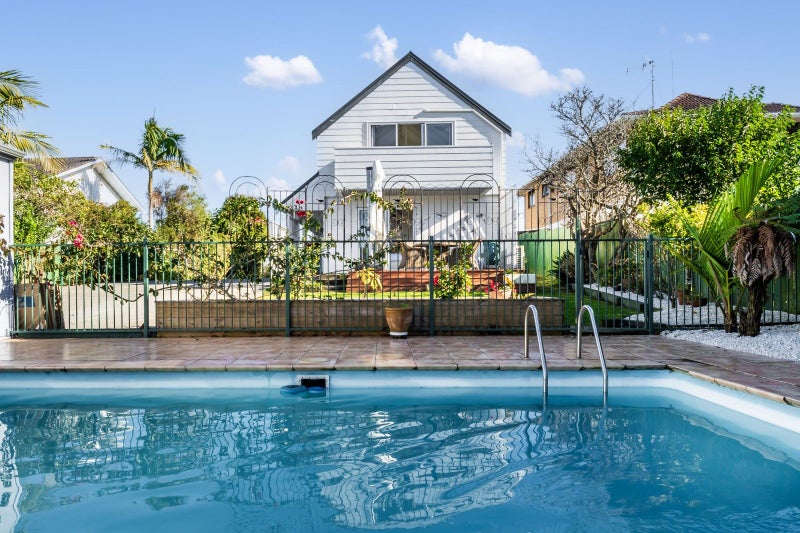 2/22 Salem Place, Torbay, Auckland - Carousel 1