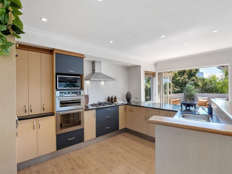 1 Piccadilly Place, Kohimarama, Auckland - Carousel 2