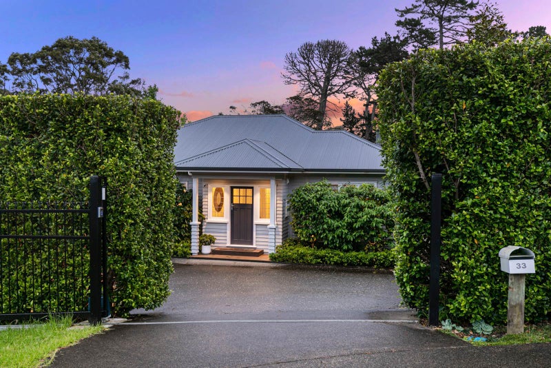 33 Outlook Road, Greenhithe, Auckland - Carousel 1