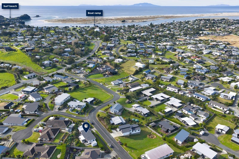 16 Parklands Avenue, Mangawhai Heads, Mangawhai - Carousel 1
