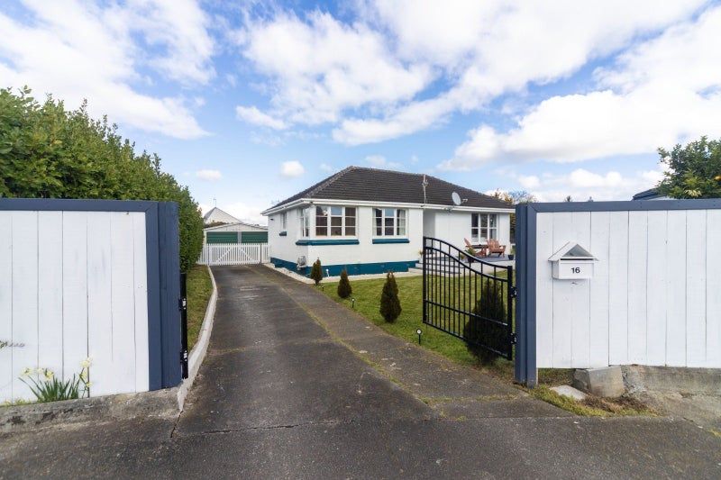 16 Leicester Street, Terrace End, Palmerston North - Carousel 17
