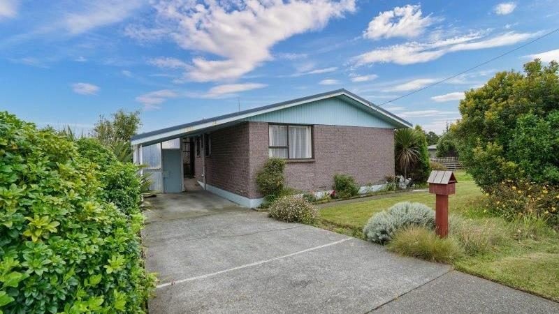 32 Enniskillen Street, Clifton, Invercargill - Carousel 1