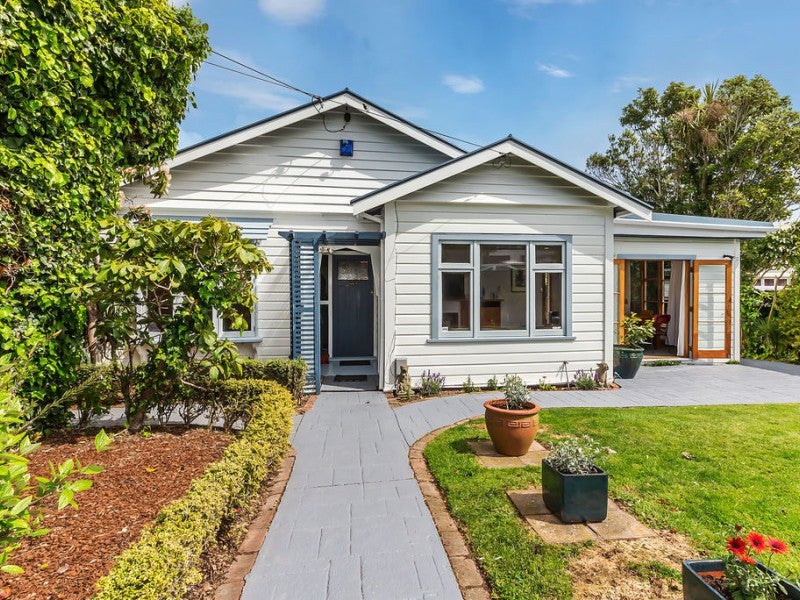 32 Cooper Street, Karori, Wellington - Carousel 1