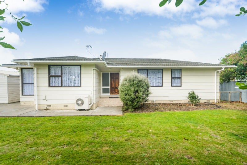 8 Adams Place, Kelvin Grove, Palmerston North - Carousel 22