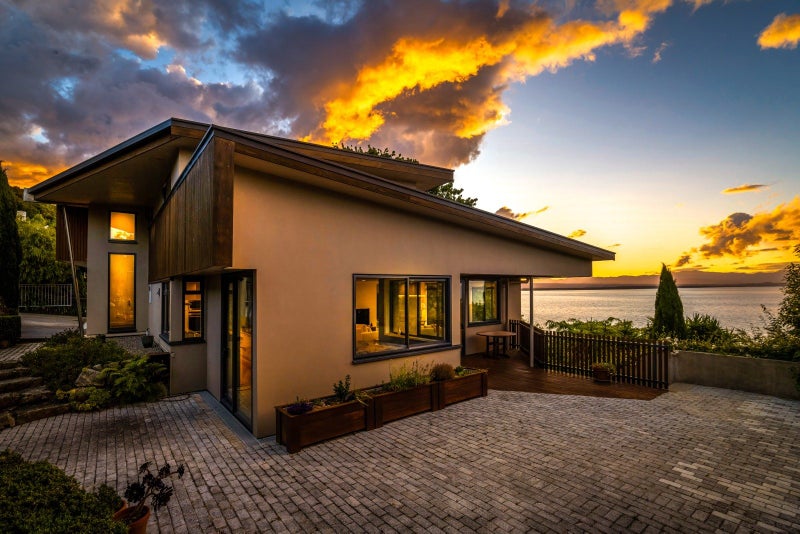 28 The Cliffs, Britannia Heights, Nelson - Carousel 1