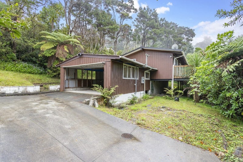 70 Rauhuia Crescent, Parau, Auckland - Carousel 1