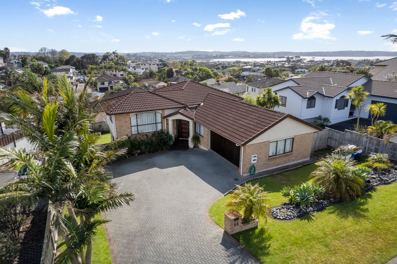 68 Luckens Road, West Harbour, Auckland - Carousel 1