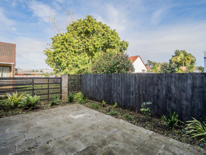 10 Kevale Place, Manurewa, Auckland - Carousel 2