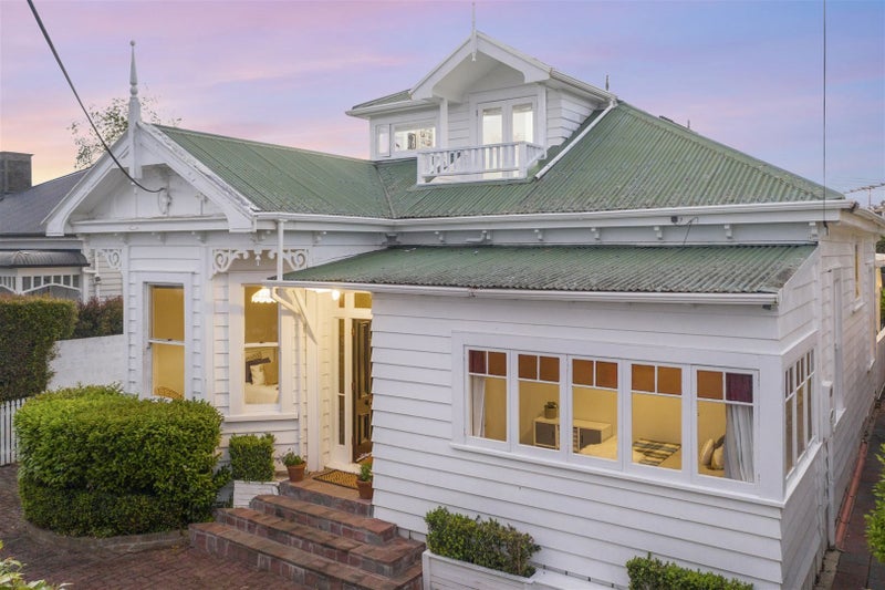 7 Tui Glen Road, Birkenhead, Auckland - Carousel 2