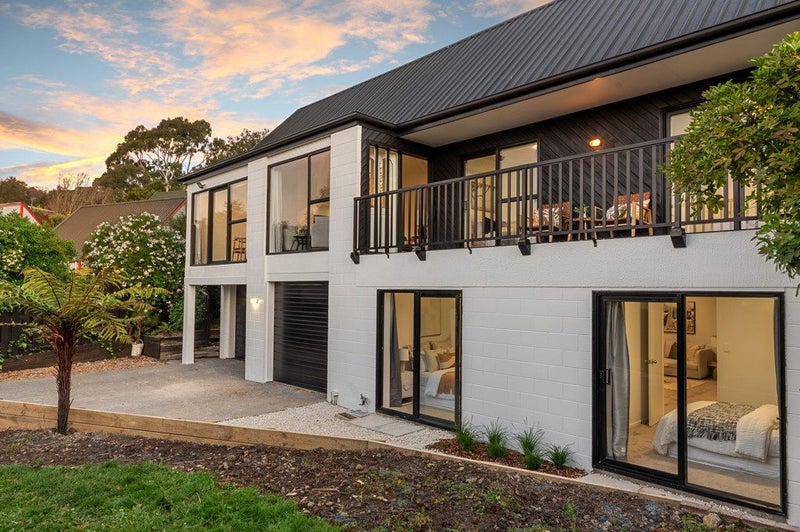 6 PEMBRIDGE LANE, Westmorland, Christchurch - Carousel 1