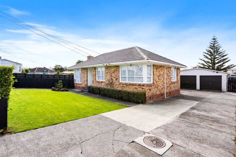 46 Robertson Road, Favona, Auckland - Carousel 1