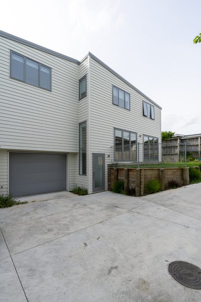 5A Stewart Place, Melville, Hamilton - Carousel 1