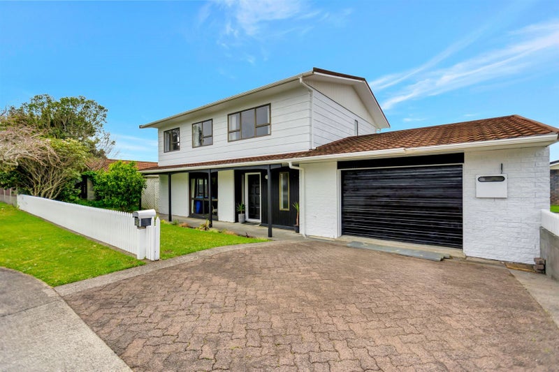 3 Virginia Place, Whalers Gate, New Plymouth - Carousel 1