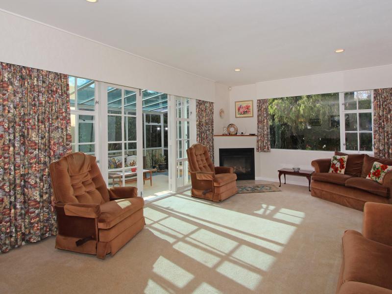 12 Colin White Road, Te Hauke, Ōtāne - Carousel 2