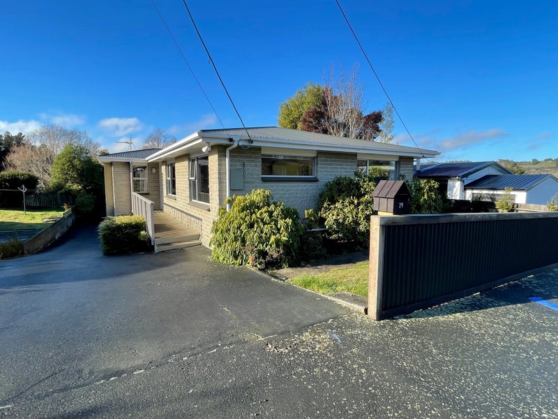 29 Christie Street, Abbotsford, Dunedin - Carousel 1