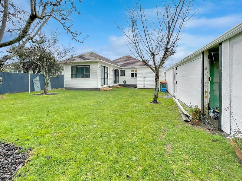 18 Exeter Street, Brooklands, New Plymouth - Carousel 18
