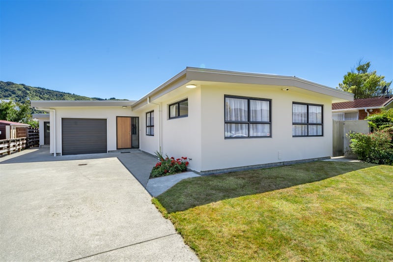 6 Seattle Grove, Totara Park, Upper Hutt - Carousel 1