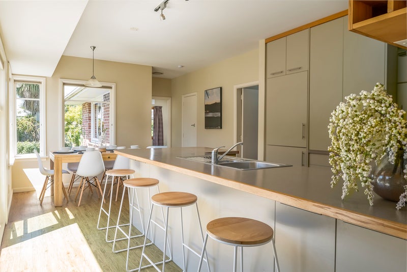 92 Palatine Terrace, Saint Martins, Christchurch - Carousel 1