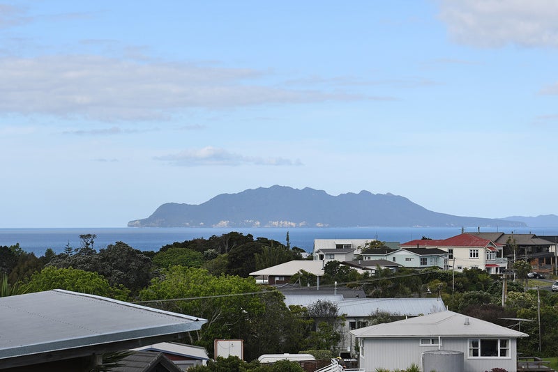 10 Lax Crescent, Leigh, Leigh - Carousel 2