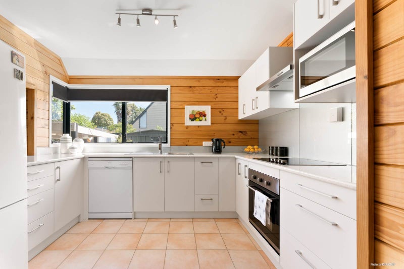 4 Sunningdale Street, Wattle Downs, Auckland - Carousel 2