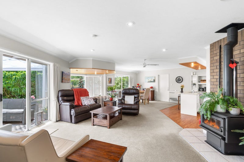 50B Karnak Crescent, Russley, Christchurch - Carousel 2