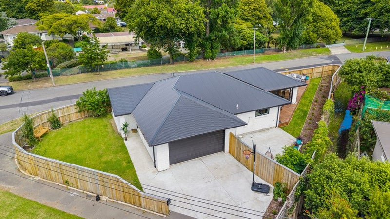 52 Whitfield Street, Sumner, Christchurch - Carousel 2
