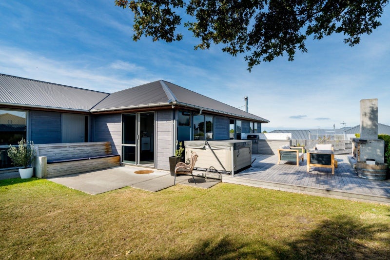 10 Lancaster Lane, Waldronville, Dunedin - Carousel 1