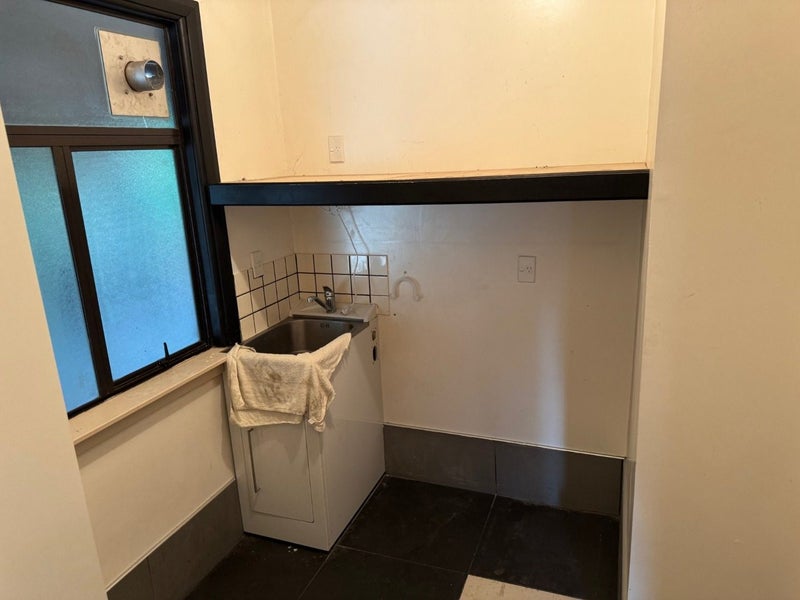 1101 Caroline Road, Mayfair, Hastings - Carousel 16