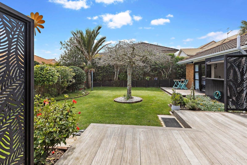 1/10 Bass Street, West Harbour, Auckland - Carousel 2