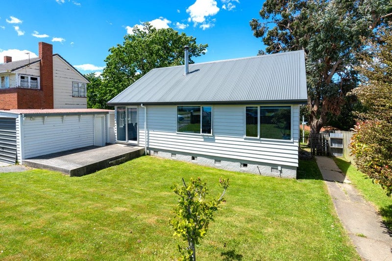 81 Clermiston Avenue, Corstorphine, Dunedin - Carousel 1