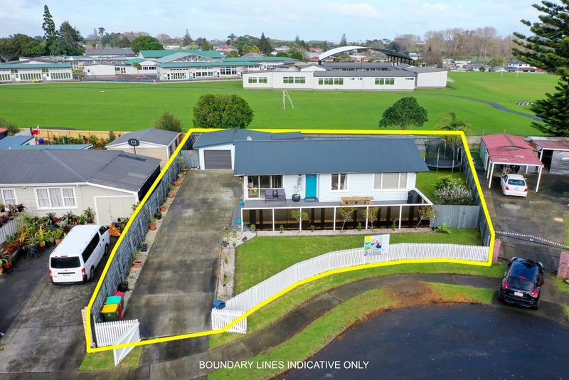 13 Chisholm Place, Mangere East, Auckland - Carousel 1
