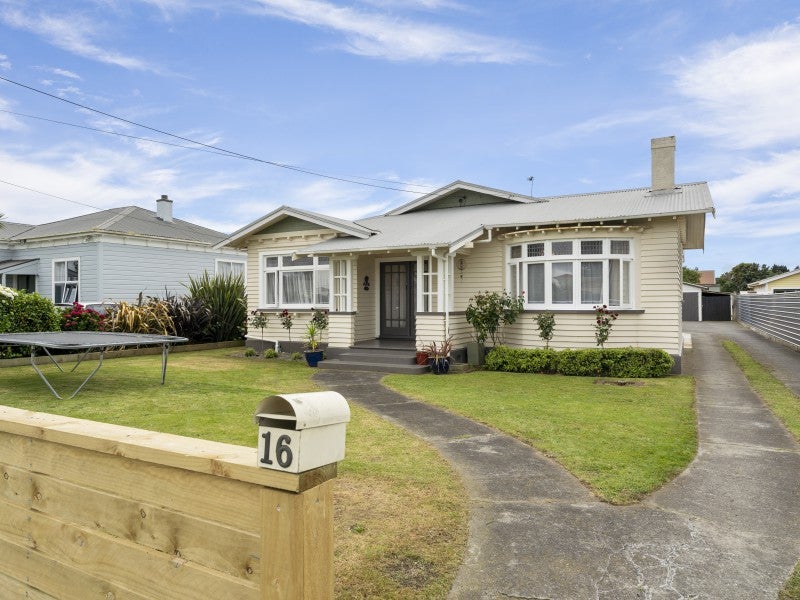 16 Kings Avenue, Gonville, Whanganui - Carousel 22