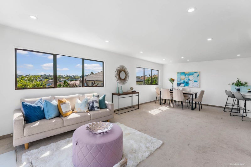 2/76 Simmental Crescent, Somerville, Manukau - Carousel 2