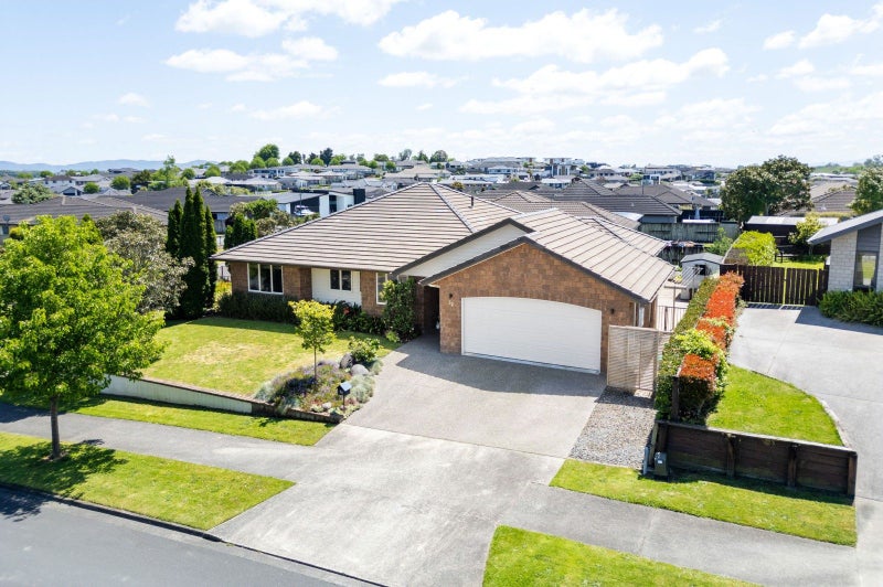 52 Magellan Rise, Flagstaff, Hamilton - Carousel 1