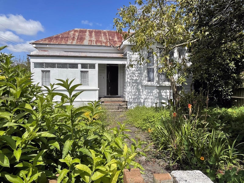 11 Central Avenue, Avenues, Whangarei - Carousel 1