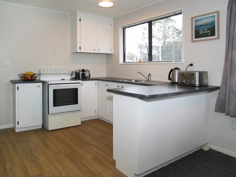 23 Omapere Street, Whitby, Porirua - Carousel 2