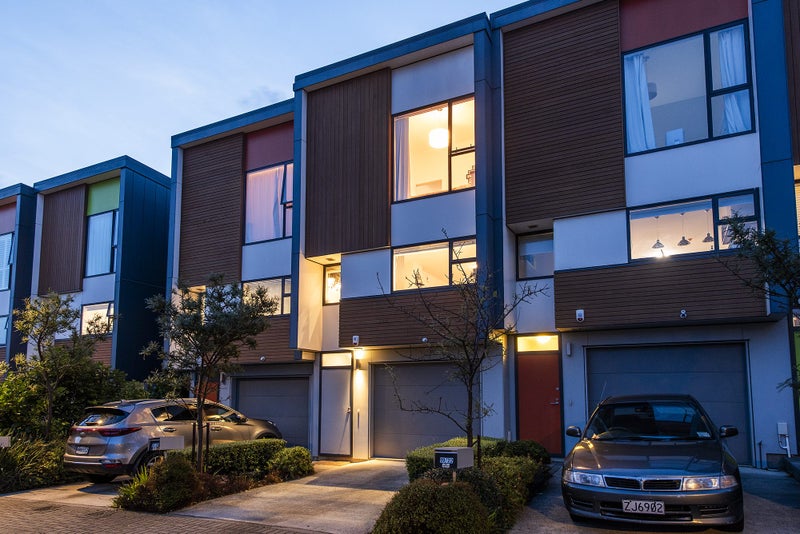 20/22 Booth Street, Miramar, Wellington - Carousel 12